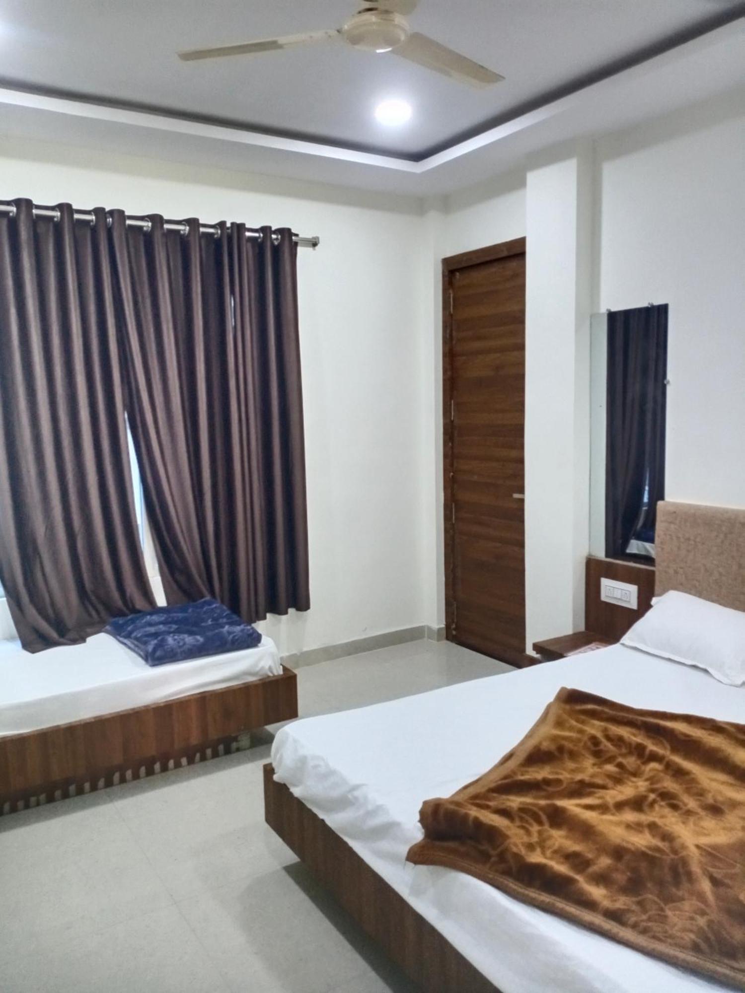 Hotel Soham Palace Ujjain Exterior photo